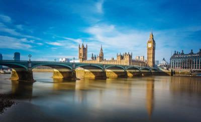 小孩在英國出生現(xiàn)要在國內(nèi)上學(xué)怎么做英國出生紙公證認(rèn)證？