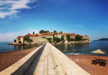 香港大學(xué)畢業(yè)證書用于在黑山辦理工作簽證怎么做海牙認(rèn)證？