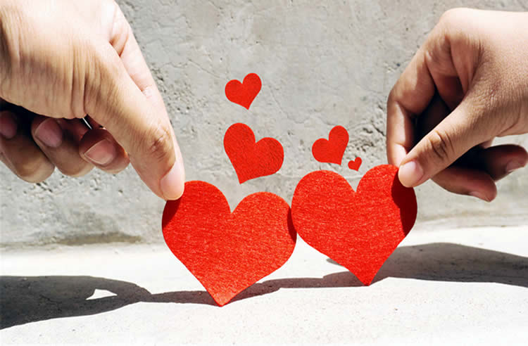 在香港辦理離婚的內(nèi)地人現(xiàn)要在內(nèi)地復(fù)婚如何做香港公證呢？