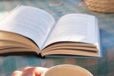 持香港出生紙的小孩現(xiàn)要到西班牙讀書怎么辦理香港海牙認證呢？