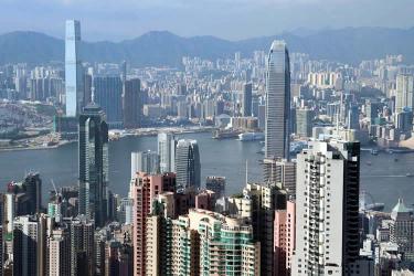 內地人注銷戶籍移民香港后又改了名字要如何辦理公證都是同一個人呢？