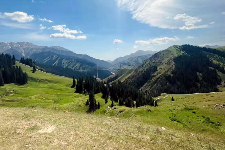 香港無犯罪記錄證明原件可以和西班牙語翻譯件一起辦理海牙認(rèn)證嗎？